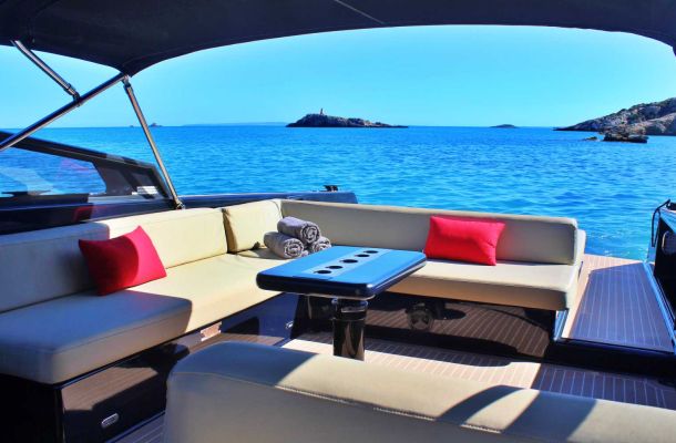 Las mejores calas de Ibiza para descubrir en barco