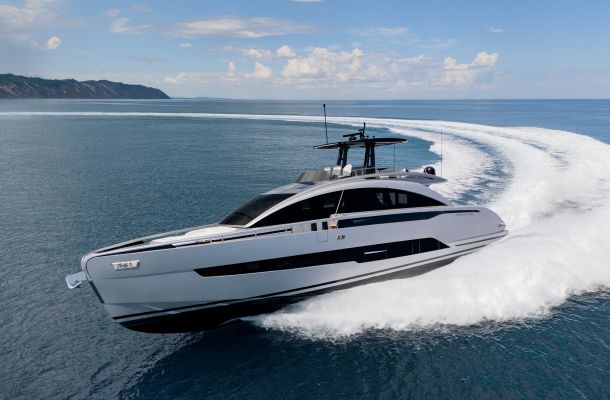 Alquiler de yates de lujo en Ibiza: una experiencia exclusiva en el mar